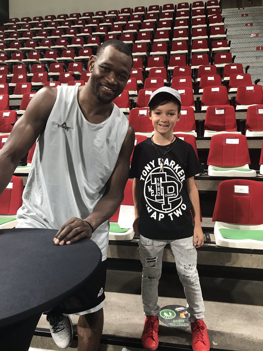 MGAL26600's tweet photo. Petite visite a l @ASVEL_Basket ce matin pour rencontrer la nouvelle #Team #goAsvelGo #Fan1 ๐๐๐๐๐ป๐ฅ https://t.co/uI7mWOXXbm