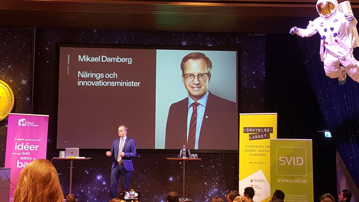 FridaPlym's tweet photo. Engagerad @mikaeldamberg gillar testbäddsupplägget på #sammanhacket. Med regeringens stöd o hårt arbete vänder vi utmaningarna t tillgångar! https://t.co/MEMPQn69Q3