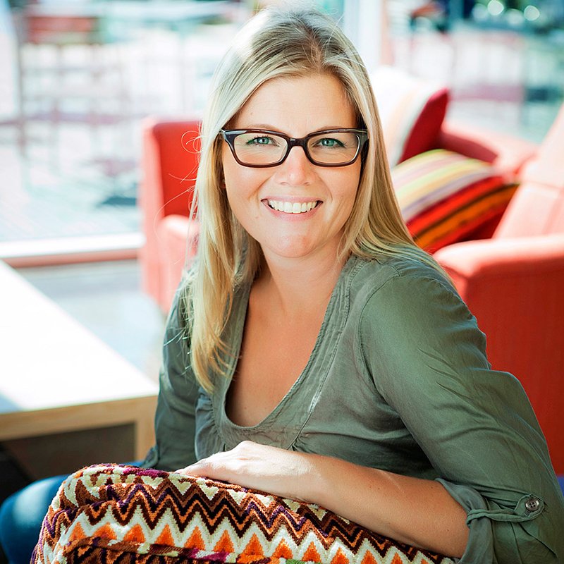 Riikka Huotari on Viinin uusi päätoimittaja! Nykyinen päätoimittaja Mikko Numminen siirtyy Suomen Kuvalehteen. viinilehti.fi/2017/08/riikka… …