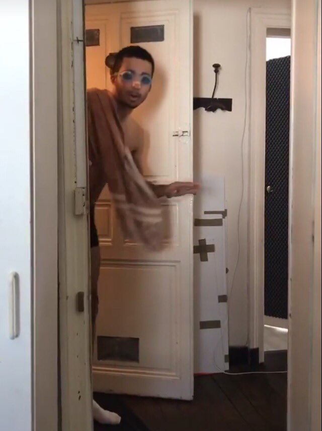bidouwananas's tweet photo. Quand je débarque dans ta vie: https://t.co/wK8O6k4ZYC