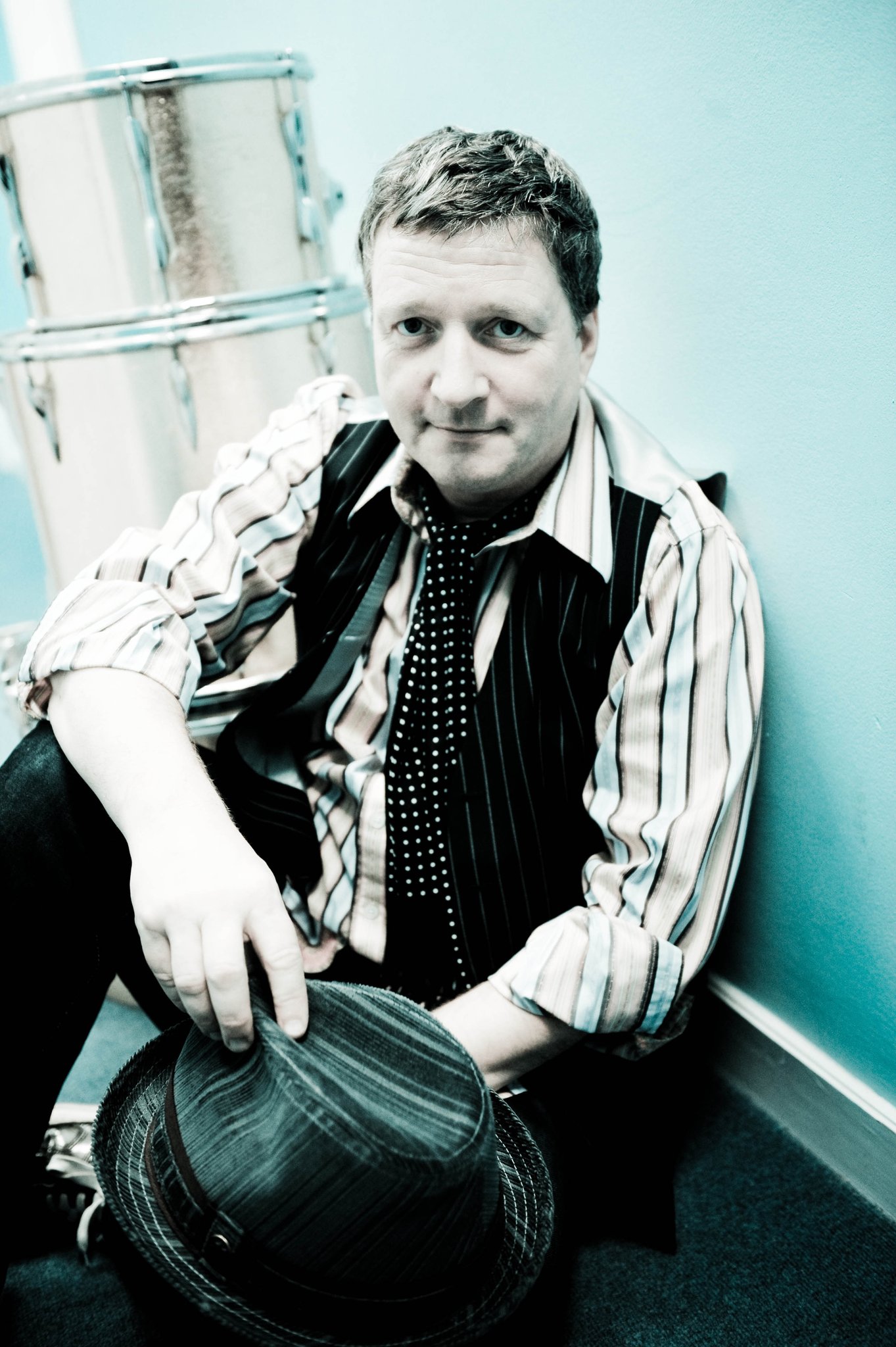 Happy birthday to Glenn Tilbrook ! 