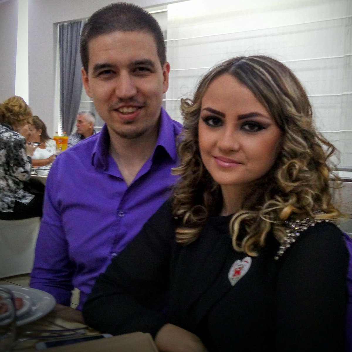 Jovan_PSP's tweet photo. Jedna slika sa lepšom polovinom na svadbi mog dobrog prijatelja. :) @M_J_777 https://t.co/bV3PZBWdA9