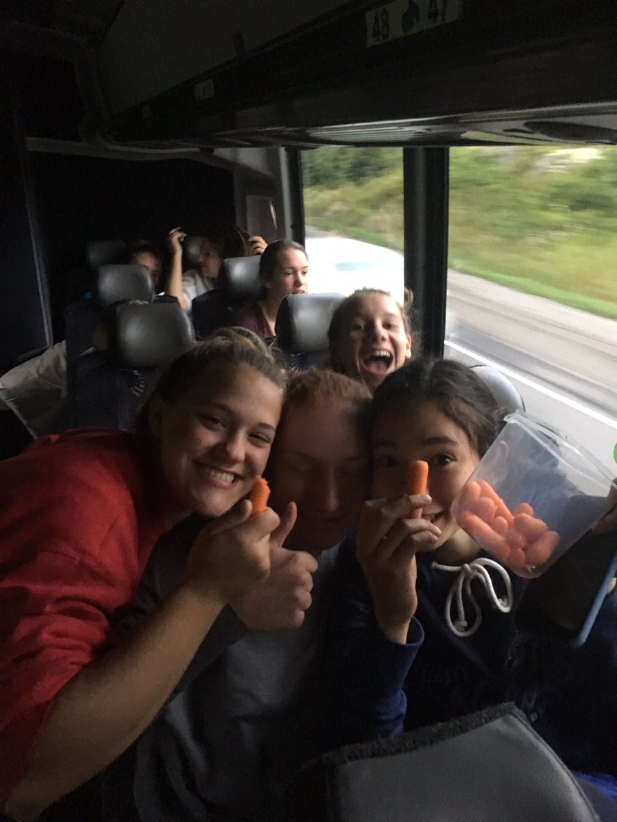 slwmidgetaa17's tweet photo. @slwmidgetaa17 on the way to @nahahockey for the Labour Day tournament in beautiful Vermont! Looking forward to a great weekend #10hroadie https://t.co/2U3c4KDodR