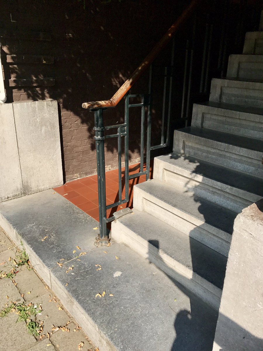 AmsterRus's tweet photo. . #stairs #trap @wndngn #Stadionkade bouwjaar 1931 #AmsterdamseSchool #Berlage wel met andere stijlinvloeden al zichtbaar #020ontheroad https://t.co/Rdk0AsN3cx