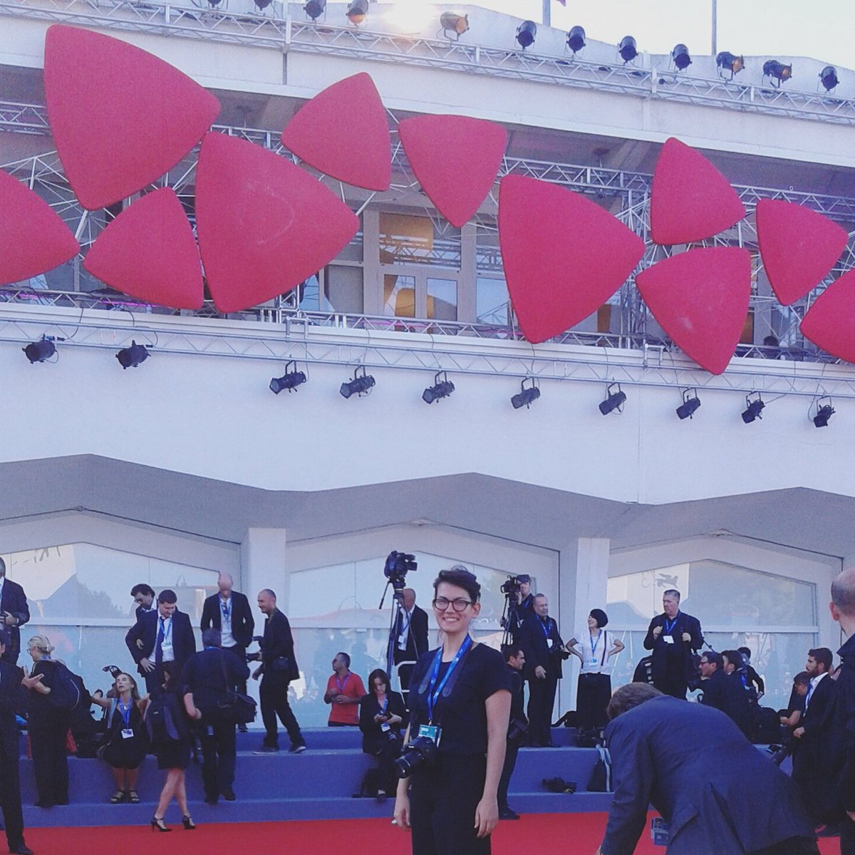 GOODIDEAstyle's tweet photo. Laura che fa cose @la_Biennale!

#LaBiennale di #Venezia #Festivaldelcinema #redcarpet
#GoodideaStyle https://t.co/ORybDcF9I0