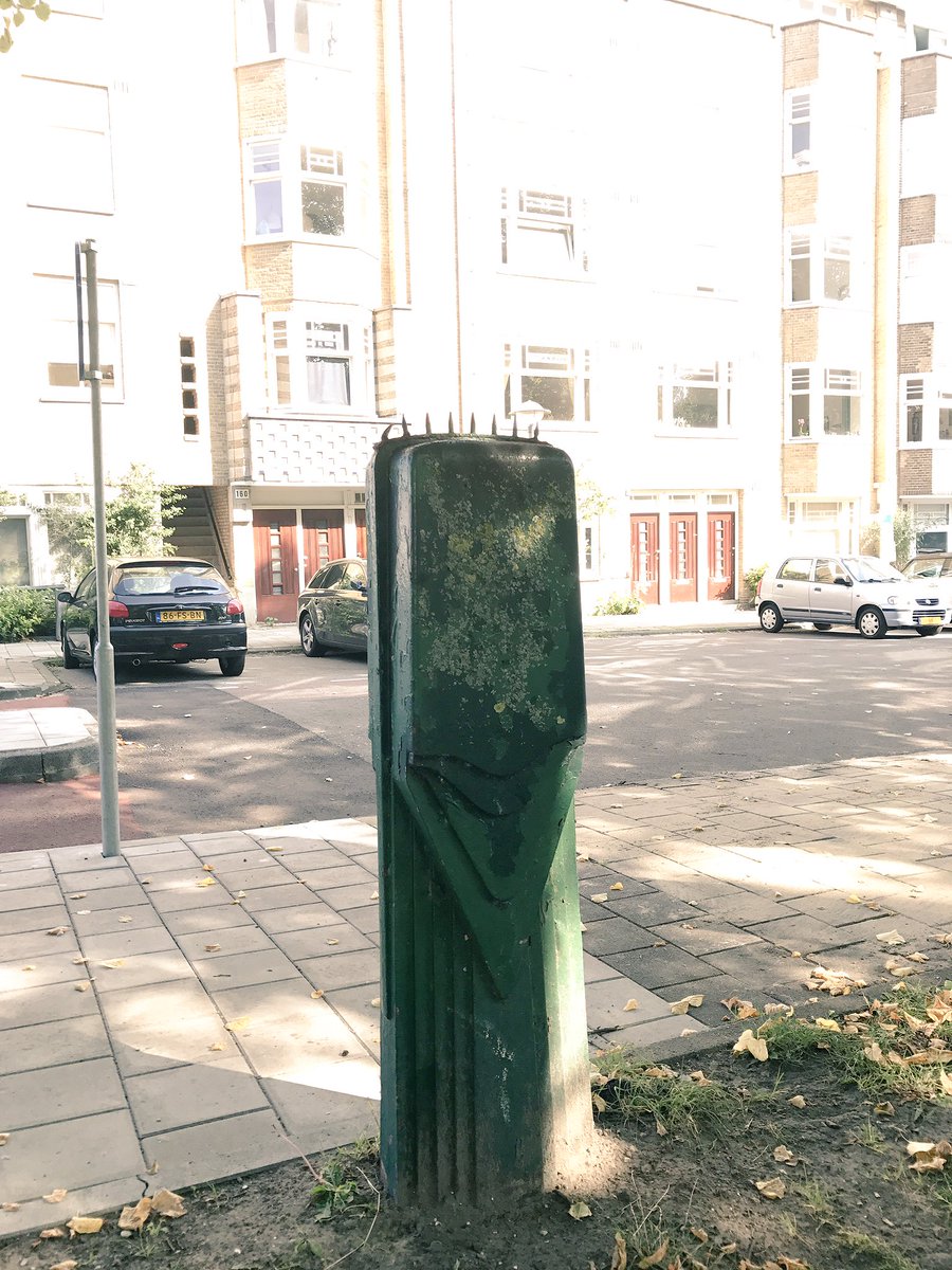 AmsterRus's tweet photo. . Weer eentje gespot #GEB #splitskast ModelG @wndngn #Stadionkade #AmsterdamseSchool #020ontheroad https://t.co/INh9hCaVL1