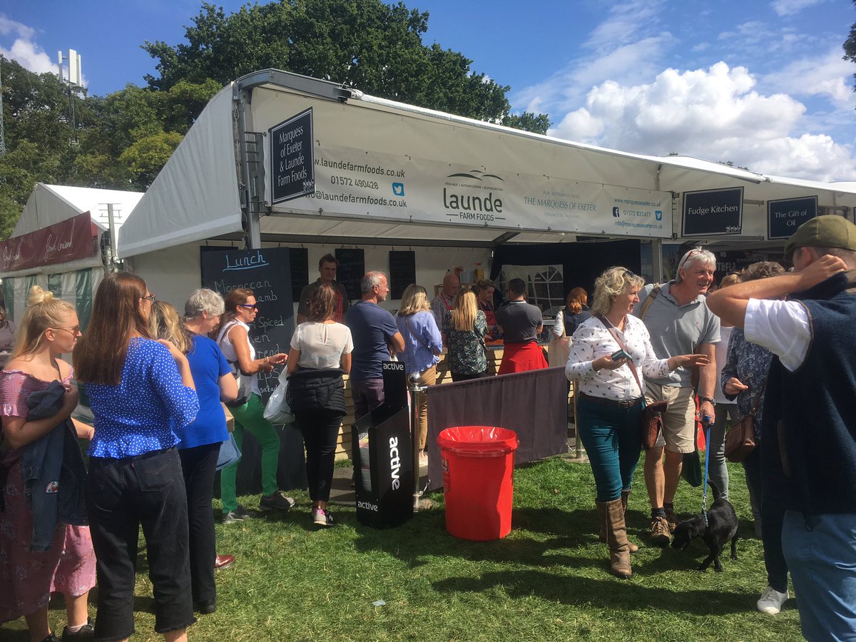 Busy lunch @LRBHT_Official !
Moroccan lamb wraps &amp; tandoori chicken. All smelling fantastic #drooling #LRBHT