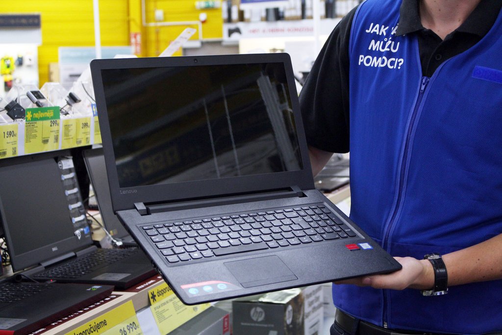 Okay_cz's tweet photo. Notebook Lenovo IdeaPad 110 ti nabídne skvělé odreagování u filmů, videí a hudby. Vrhni se do světa zábavy a užij si až 2 000 GB prostoru n… https://t.co/NJFPc2ZJjr