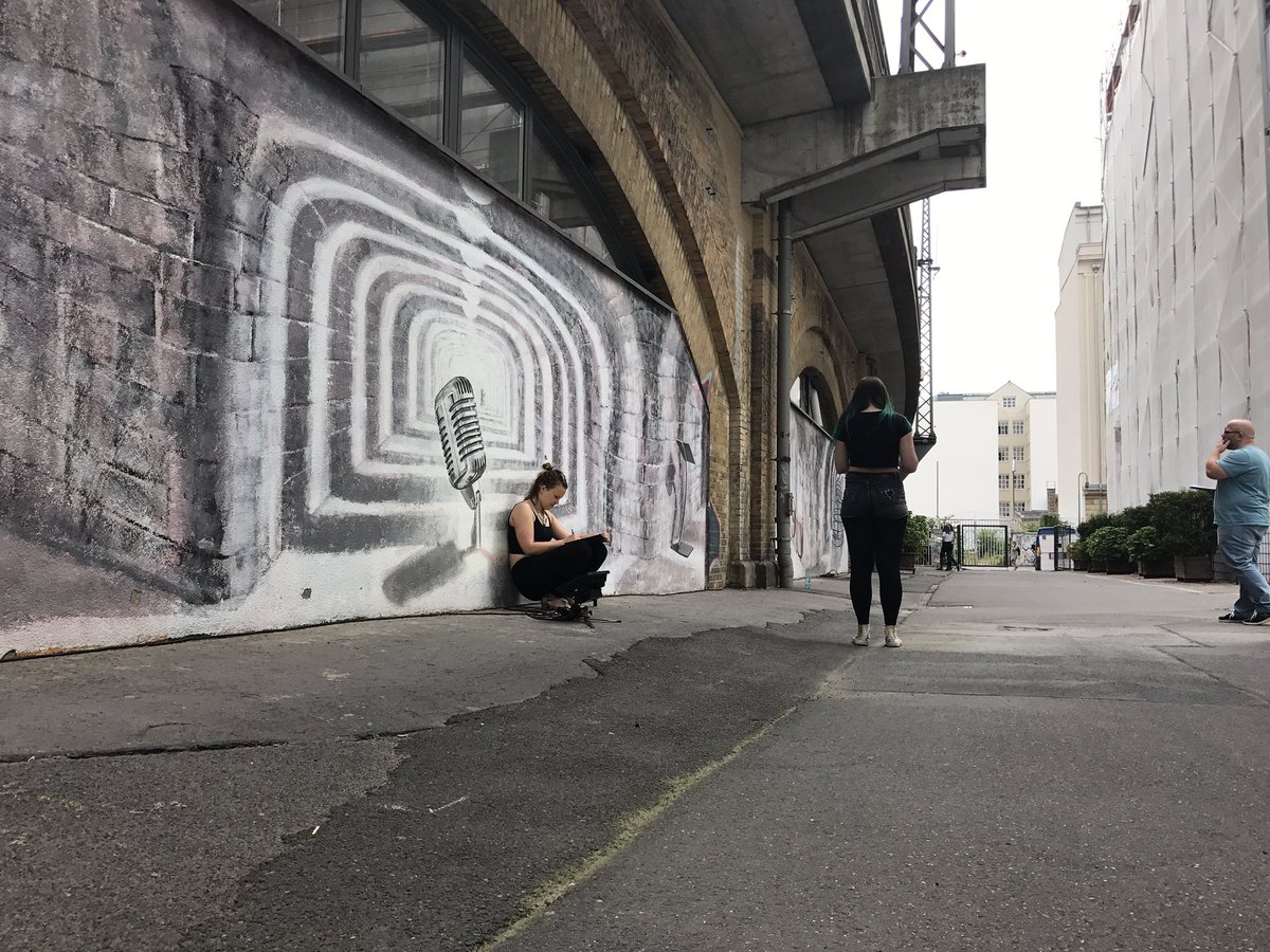 wacom's tweet photo. Raman Jafari took his class outside for our #WacomMasterclass at #drinkanddrawberlin . https://t.co/VDf7X0JDKe