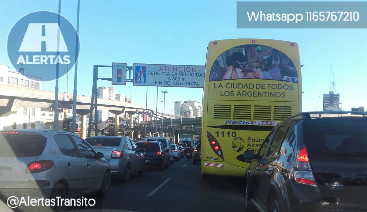 AlertasTransito's tweet photo. Es una alerta @segurarse #AU9deJulioSur 20 minutos para llegar a av San Juan desde la bajada. #TransitoIntenso https://t.co/D7mPXOU3sS