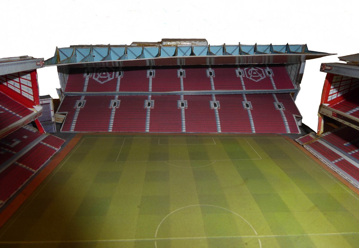 The_SimonInglis's tweet photo. 11 yrs since it last staged a match, so should I let it go...? #Arsenal #Highbury #badlymademodel #clearingclutter https://t.co/lHTA0bTmFV
