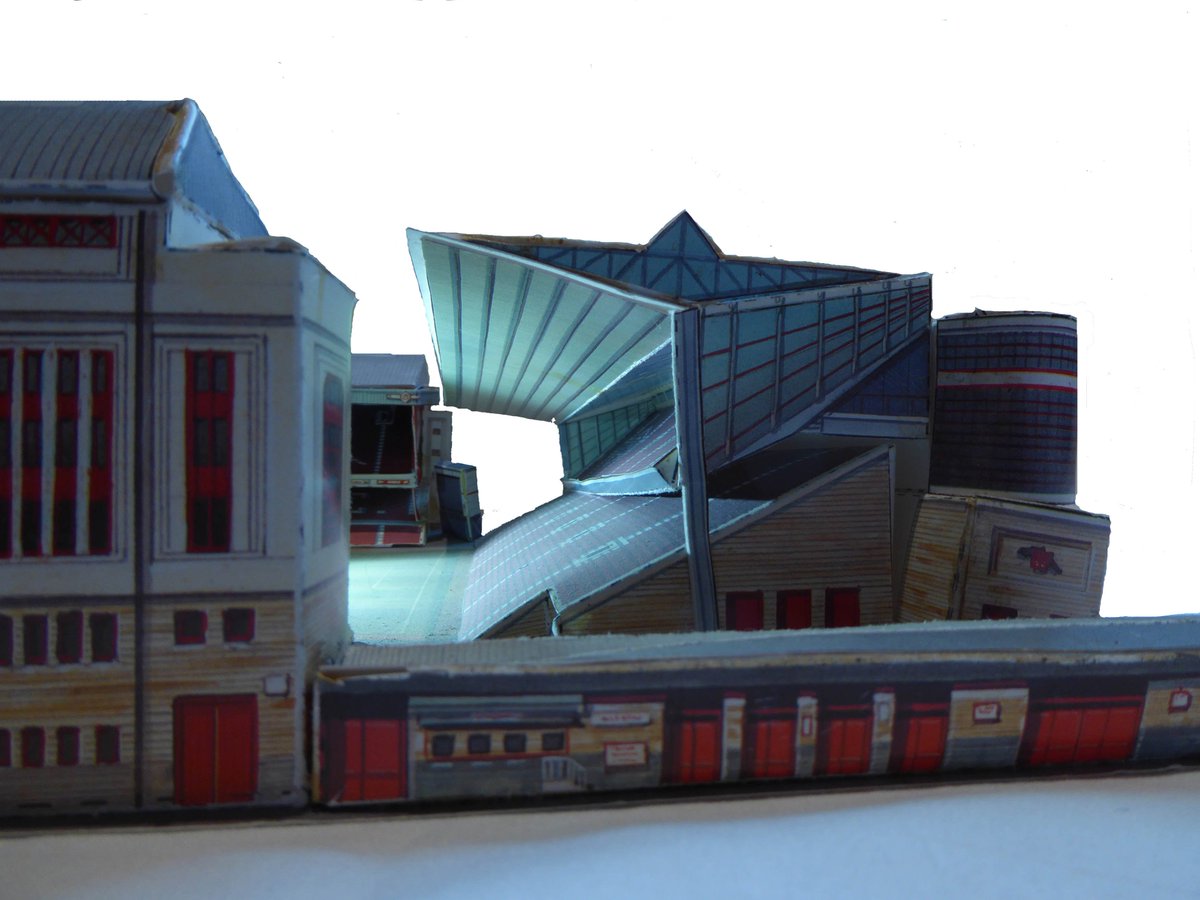 The_SimonInglis's tweet photo. 11 yrs since it last staged a match, so should I let it go...? #Arsenal #Highbury #badlymademodel #clearingclutter https://t.co/lHTA0bTmFV