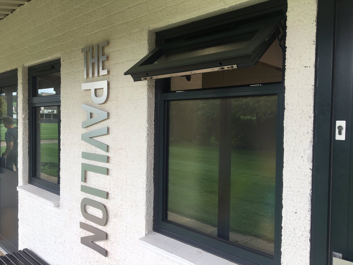 LutonTown's tweet photo. The window is still open at The Brache... #DeadlineDay #COYH https://t.co/DrBrVVoVWy
