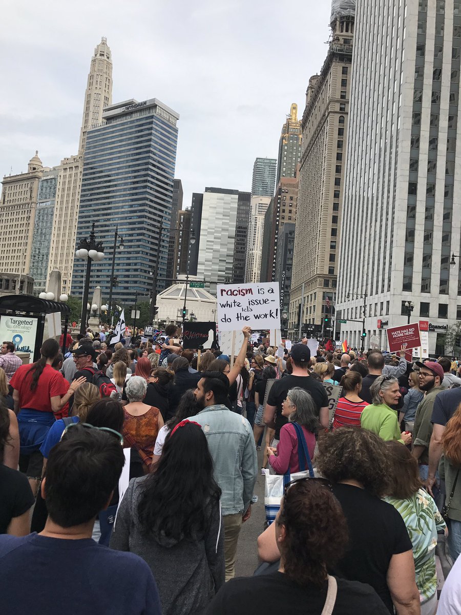 purplepantsuit's tweet photo. Solidarity March in Chicago against White Supremacy. #hatehasnohomehere https://t.co/P5tIy6GHlb