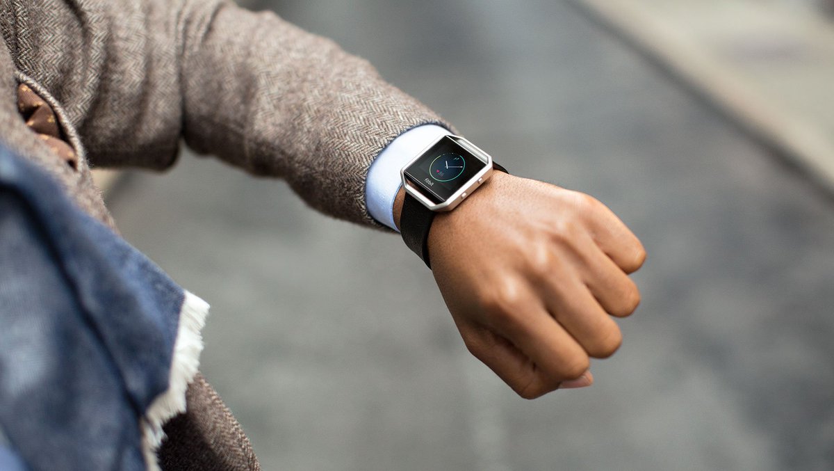 Megacitiz's tweet photo. La montre connectée blaze de #Fitbit est en promotion : https://t.co/GBZOLb5HJs 😎😊  #sport #elegant https://t.co/CFD72c2FWJ