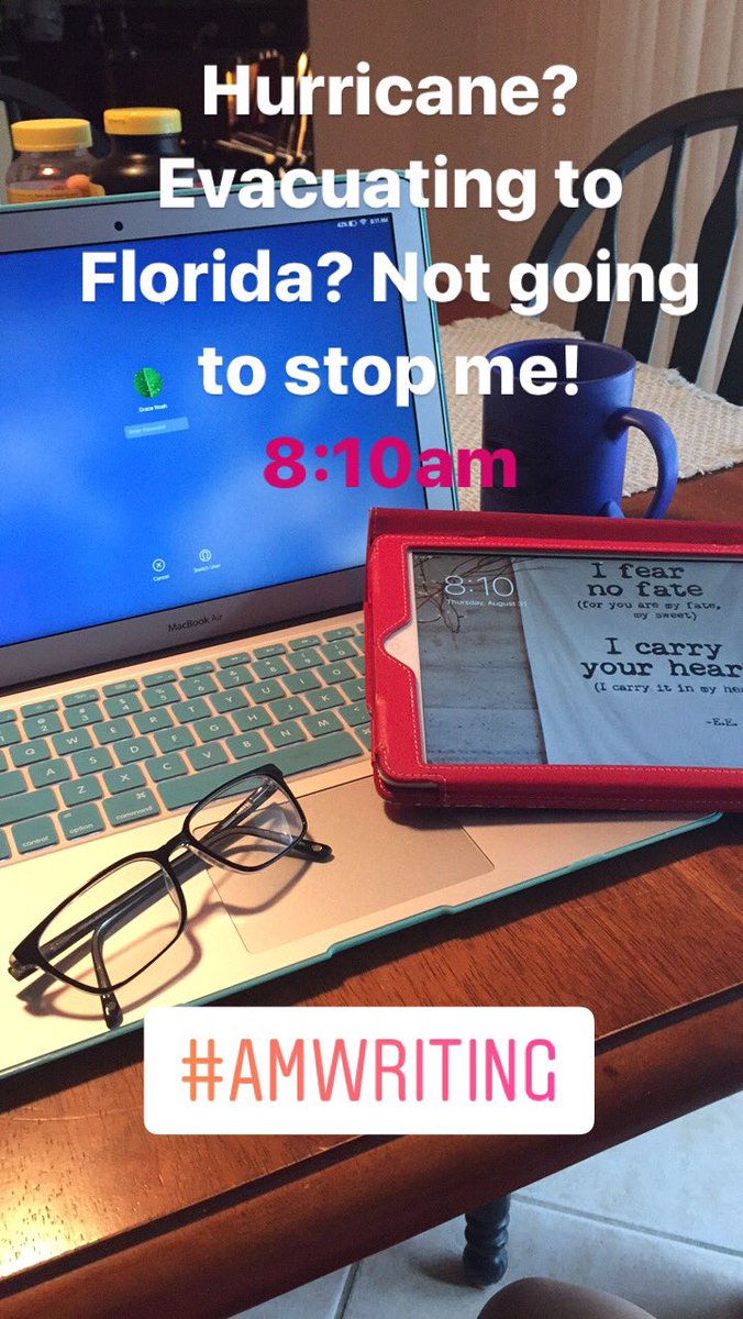 ElleViviani's tweet photo. #AmWriting #writing #authorlife #author #typelikeaboss #handsonkeyboard #buttinchair #harvey #houston #HoustonStrong https://t.co/r5cYYWxj5H