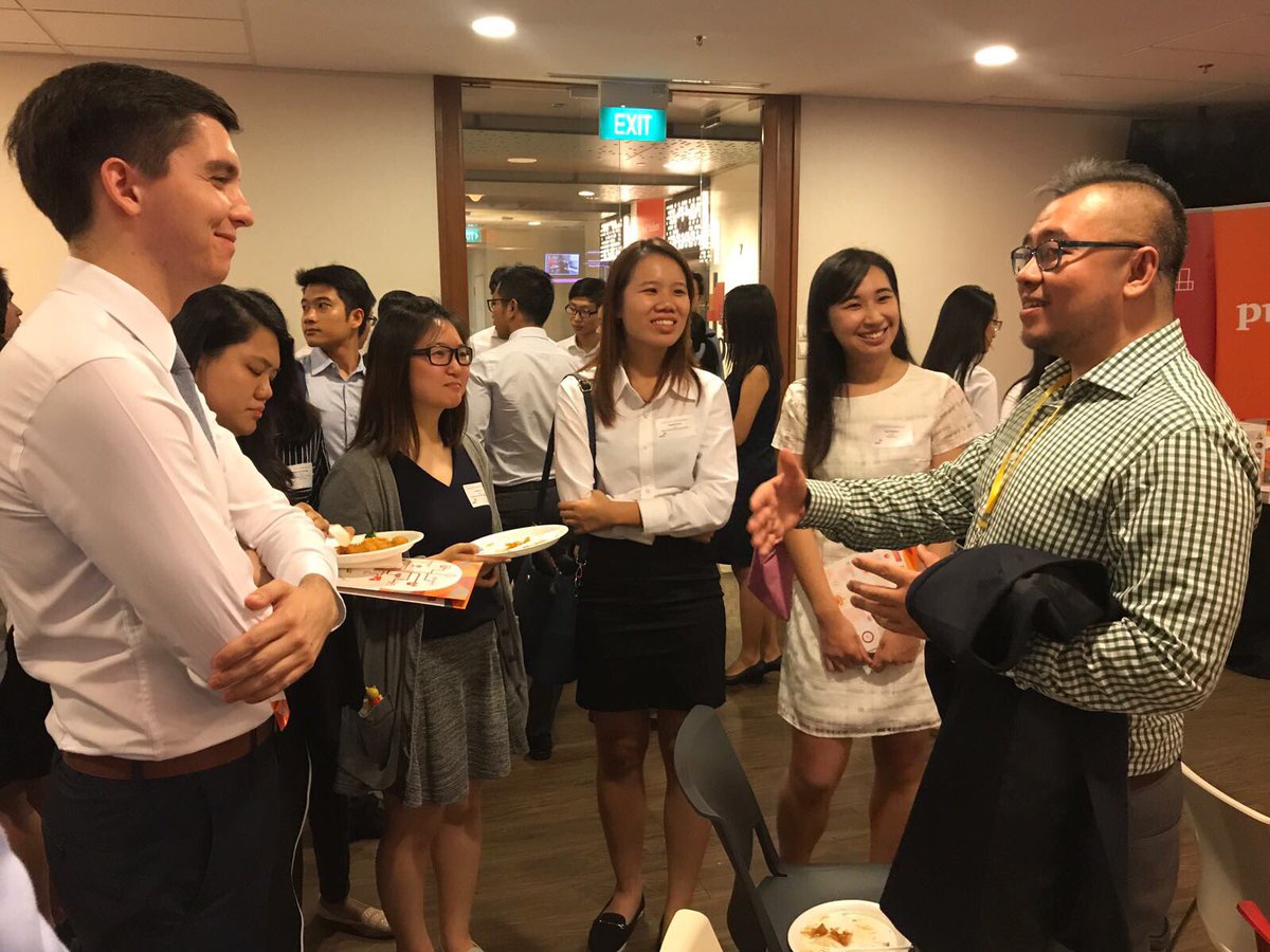 PwC_Singapore's tweet photo. Sharing insights w #STEM students @ our 1st evr STEM Open Hse!Join us&amp;reshape d way we do biz.Apply 4 our Tech roles https://t.co/3CmhmqMvdY https://t.co/6zzC1RTiBQ