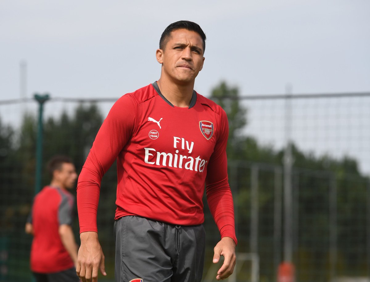 SkySportsNews's tweet image. BREAKING: @ManCity have submitted a second bid to @Arsenal for Alexis Sanchez - Sky sources #DeadlineDay #SSN