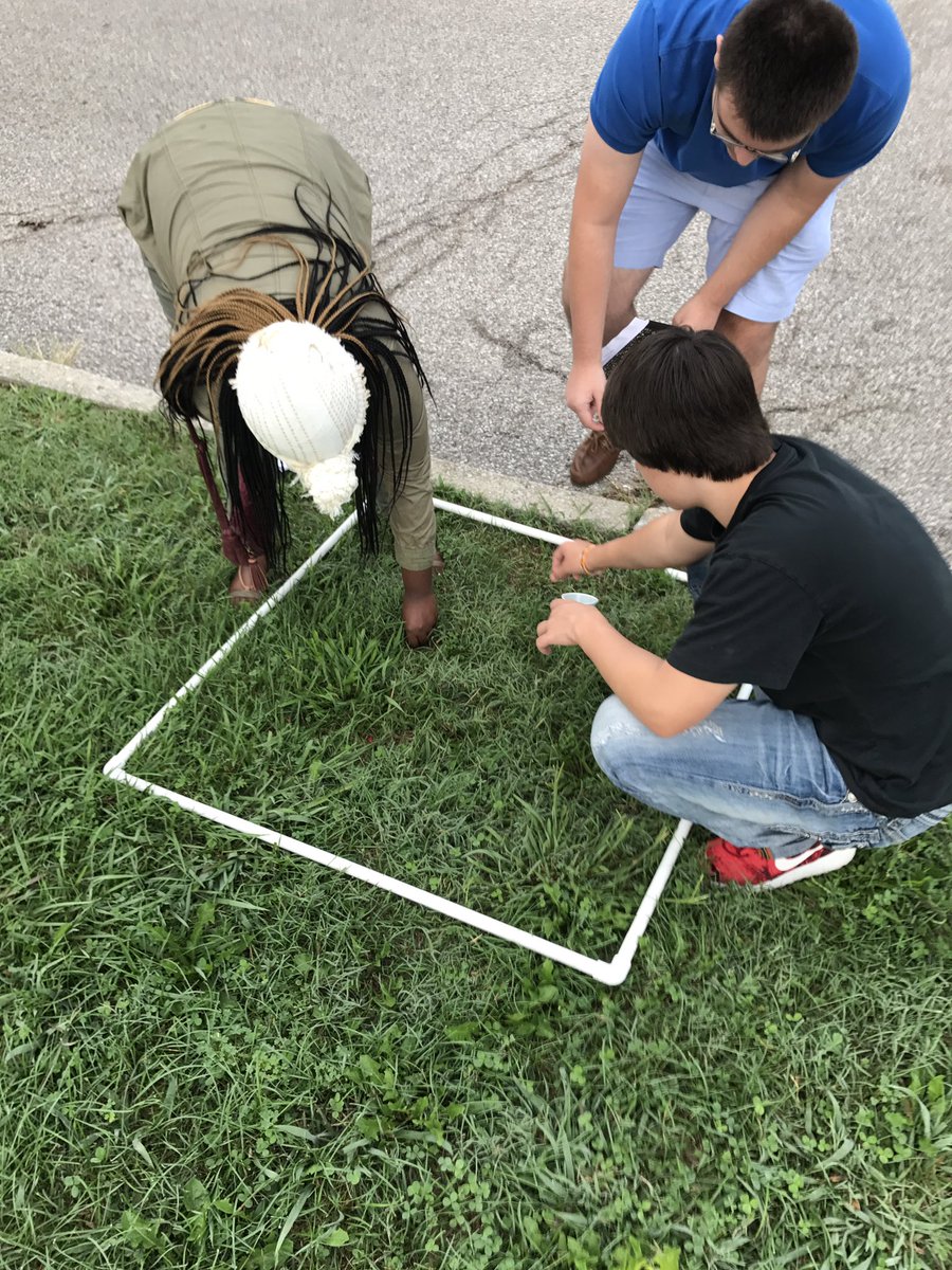 PSI_Principal's tweet photo. @coachryan35 taking Biology outside for hands on work with population density. #deeperlearning #dossnation https://t.co/RizazqyhoW