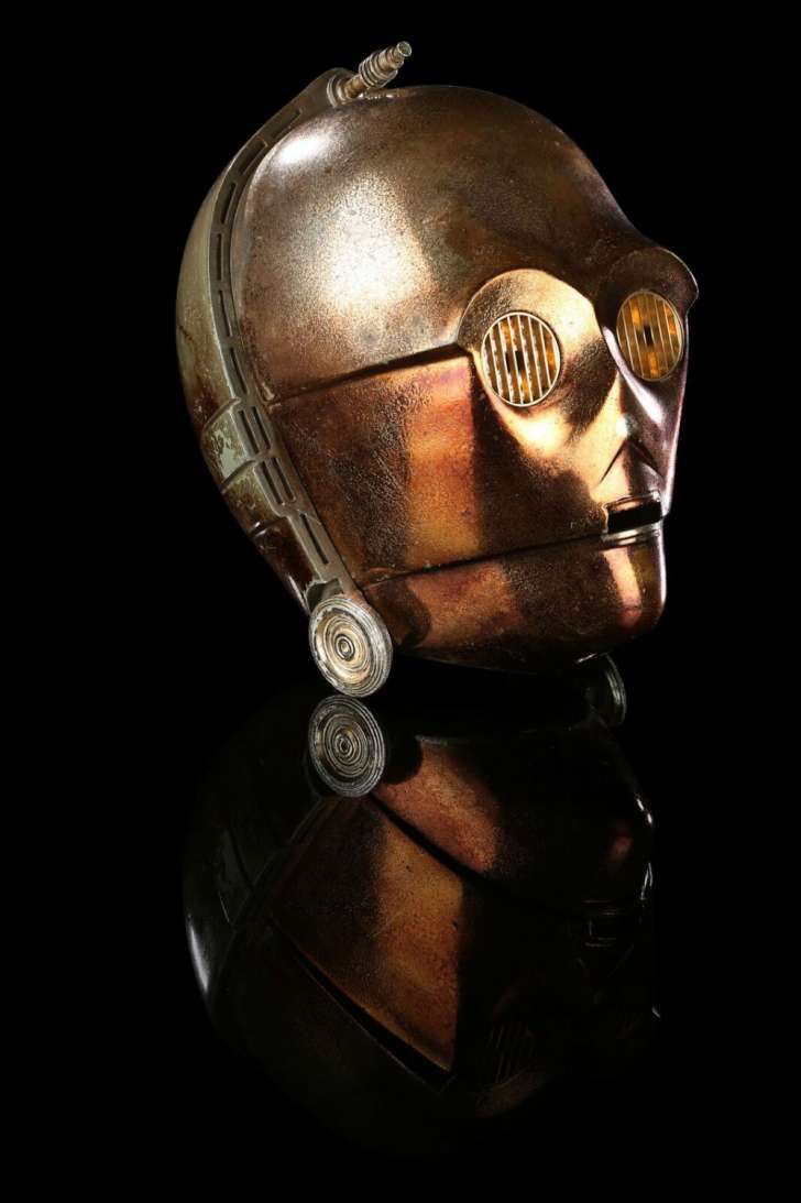 soundzfishy's tweet photo. 10 Iconic Sci-Fi movie props that you could own via @mental_floss - care to share your favourite? https://t.co/9qe6XrUFBk #FFDProps #ArtDept https://t.co/NKlEFuY1Ho