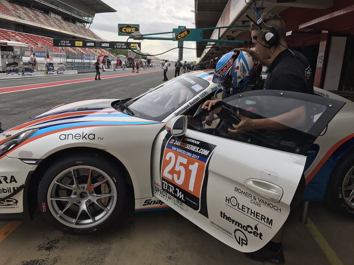jmdelosmilagros's tweet photo. Saliendo a pista en @Circuitcat_es @24HSERIES #24h https://t.co/WXGnYgxvFO