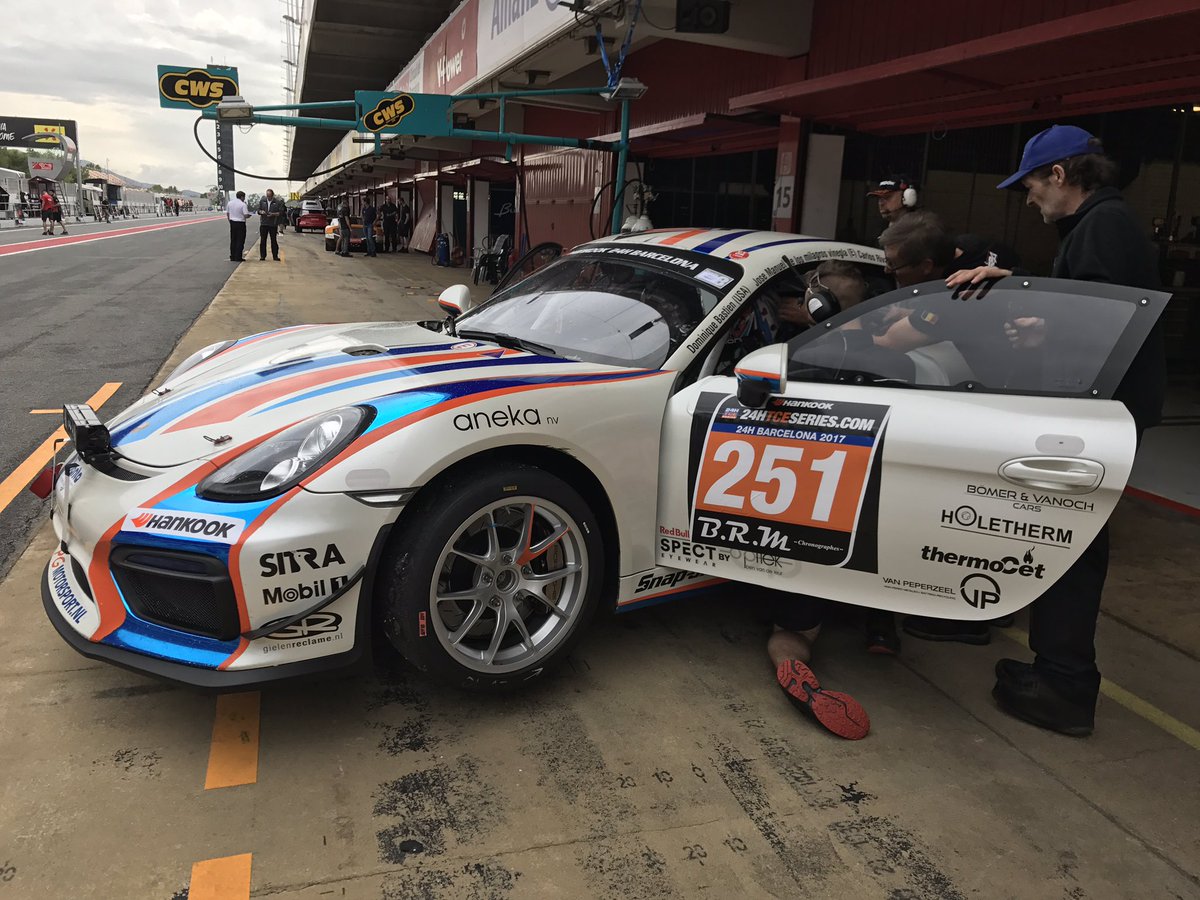 jmdelosmilagros's tweet photo. Saliendo a pista en @Circuitcat_es @24HSERIES #24h https://t.co/WXGnYgxvFO
