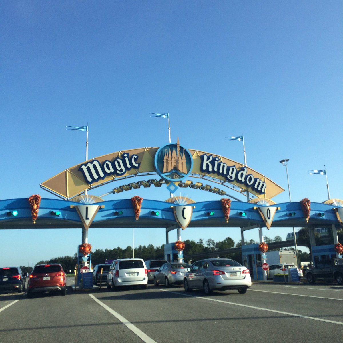 JordanFaulk77's tweet photo. #DisneyOverload #YoureWelcome #MagicKingdom https://t.co/Nhq08xaTlU