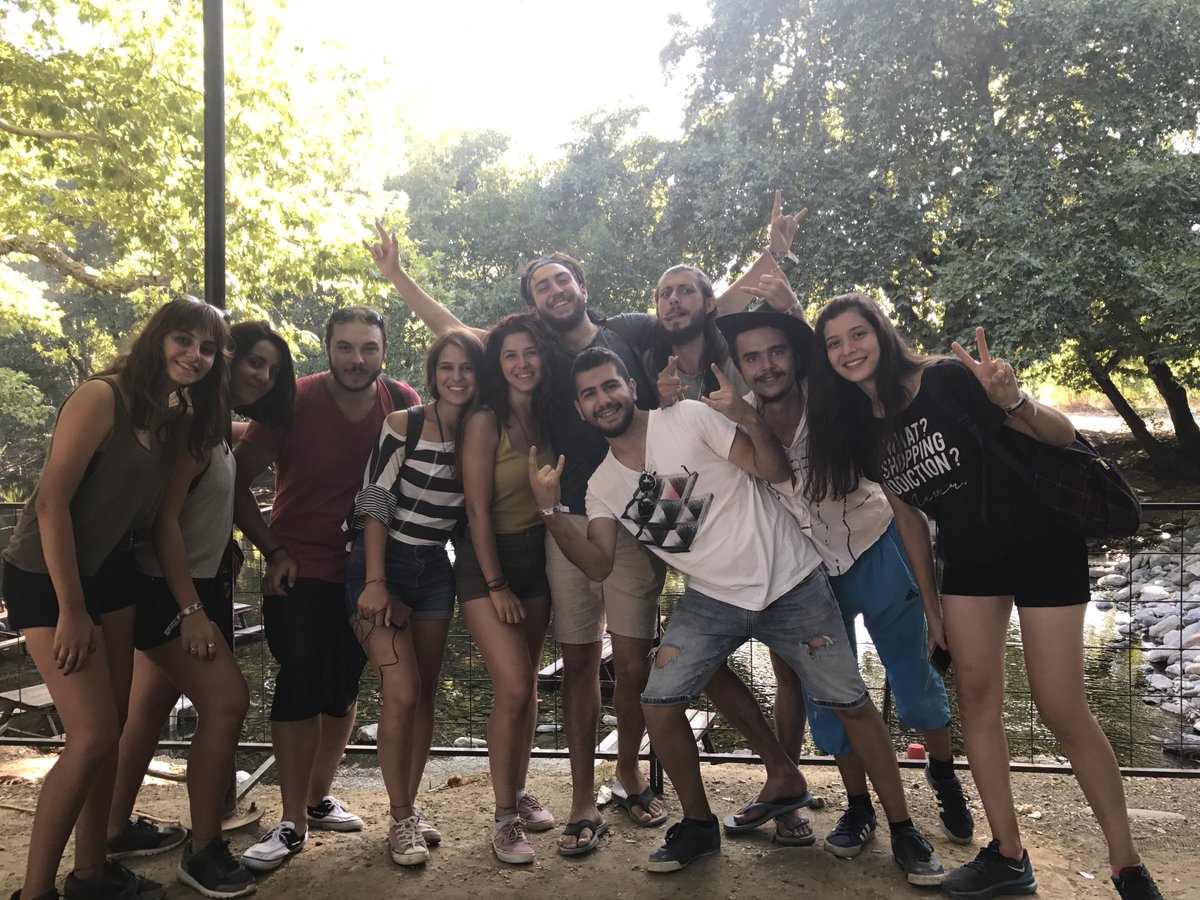 hacetteperock's tweet photo. Gönüllü ekibimizle birlikte Zeytinli Rock Festivalindeydik. #hürock #hacettepe #rock #staywithHUROCK #zrf17 https://t.co/UBf6dgFp2Y