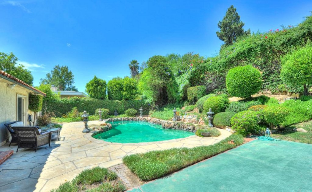 WSArealestate's tweet photo. The spectacular backyard at #2717Casiano!
https://t.co/aAvtFVcMsU #luxuryrealestate #realestate #homeforsale #luxuryhome #WSArealestate https://t.co/TGIKas6koO