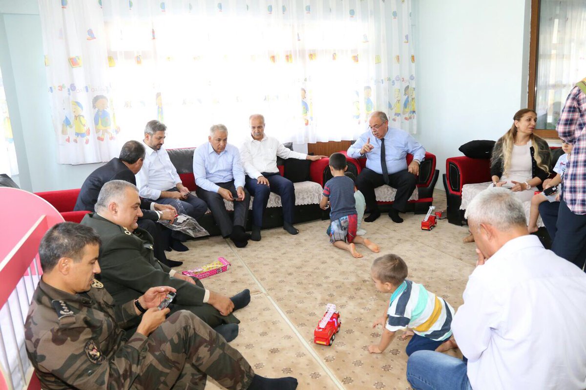 Bşk. F.Hüsrev KUTLU,Sevgi ve Çocuk Evlerinde  Koruma Altındaki Çocuklarla Bir Araya Gelerek Bayramlarını Kutladı ve Oyuncak Hediye Etti.