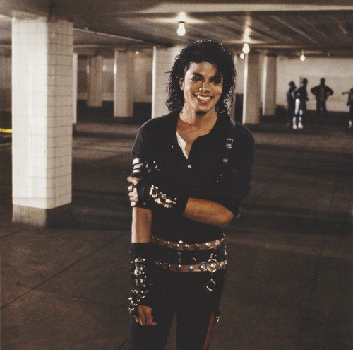 BAD de #MichaelJackson cumple hoy 30 años. Para recordarlo 30 datos que no sabías sobre este clásico europapress.es/cultura/musica… <a href="/europapress/">Europa Press</a>