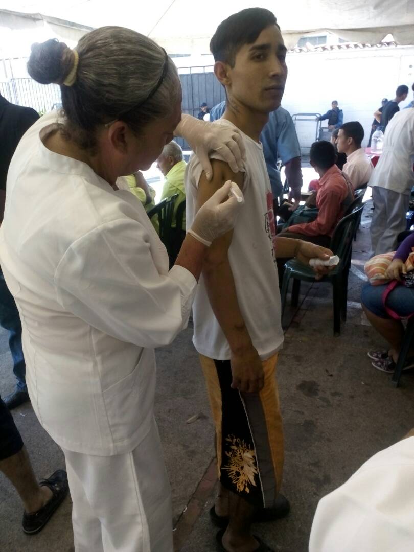 IkaiLedezma's tweet photo. CCP de Apoyo y Servicios, Jornada de salud y asistencia a privados de libertad en coordinación con Iglesia Evangélica https://t.co/vfDxbItGoC