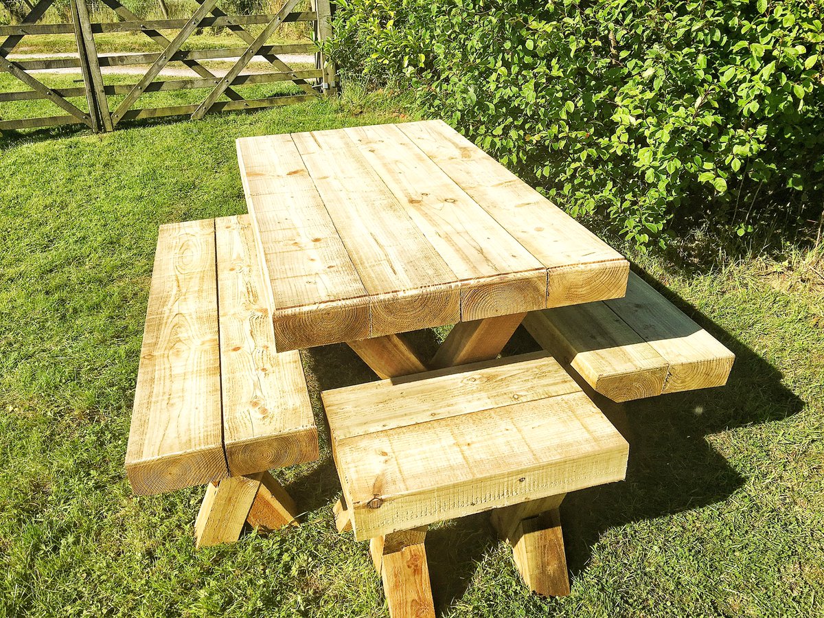 MoorlandsGF's tweet photo. Another set off to their forever home, table options available to seat up to 12 guests #TimberSleepers #BuiltToLast #LastALifetime https://t.co/zppQkqRLcD