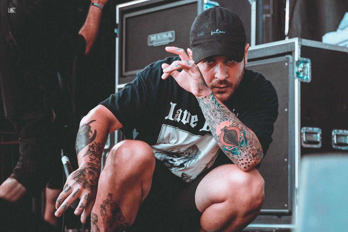 Rawbclark's tweet photo. 📸: Dallas,TX- @EMMUREmusic X @VansWarpedTour|| For more visit https://t.co/UoeyR1dq3n || #warpedlooksback https://t.co/QVB7KkKbgr