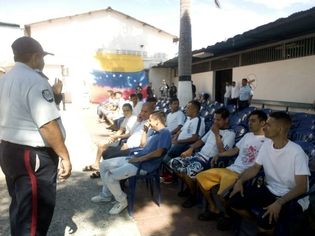 IkaiLedezma's tweet photo. CCP de Apoyo y Servicios, Jornada de salud y asistencia a privados de libertad en coordinación con Iglesia Evangélica https://t.co/vfDxbItGoC