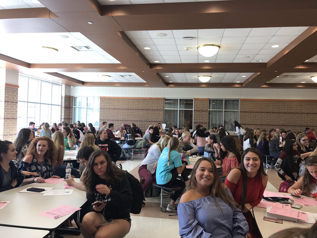 CalumetKeyClub's tweet image. Great turnout yesterday at Crown Point Key Club's call out meeting! Join Key Club, you won't regret it!! ✌🏼❤️🔑