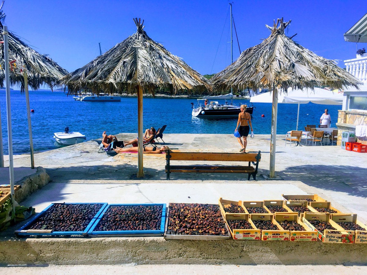 2Croatia's tweet photo. Prvic Luka #prvic #Croatia #CroatiaFullOfLife #vacation @2Croatia https://t.co/CXIWnk5u4x