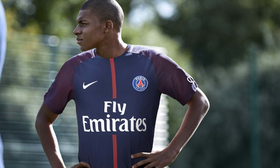 parisunited75's tweet photo. #Mbappe : "Pour tout jeune originaire de la région de parisienne, c’est souvent un rêve de pouvoir porter le maillot rouge et bleu." #PSG https://t.co/4XoY5LeZNl
