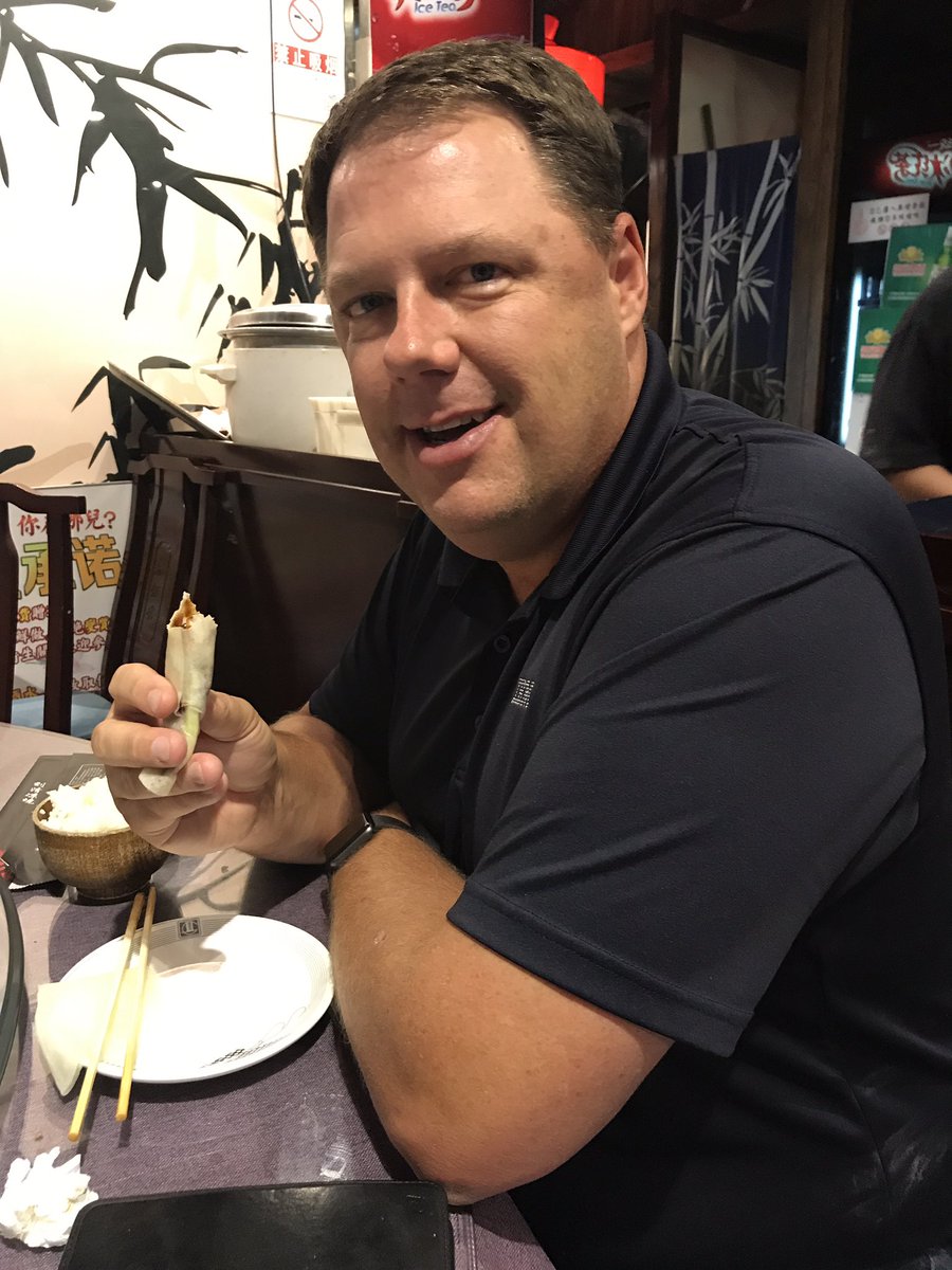 bradtopol's tweet photo. @mhickeybot @vbrunssen @henrynash @jeffborek But he did pick an amazing restaurant! @manuel_silveyra check out @vbrunssen having a duck burrito! https://t.co/KYvCMg15oq