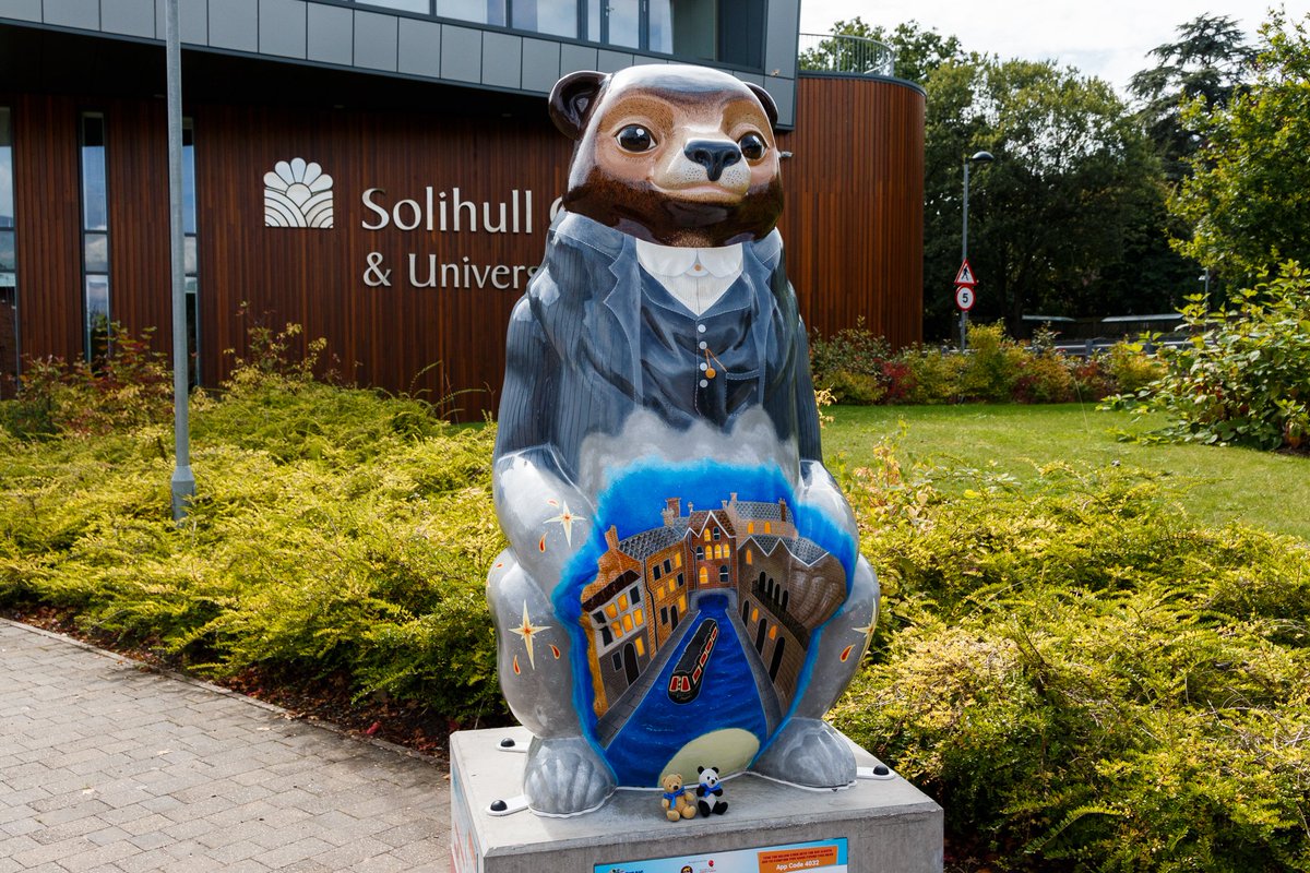 costa_stephie's tweet photo. The Gas Street Bearsin - the front is nice, but the bear on the narrowboat on the back 💕💕 @TheGasStBearsin By Megan H Evans🐼🐻 @TheBigSleuth https://t.co/fggGxZnV00