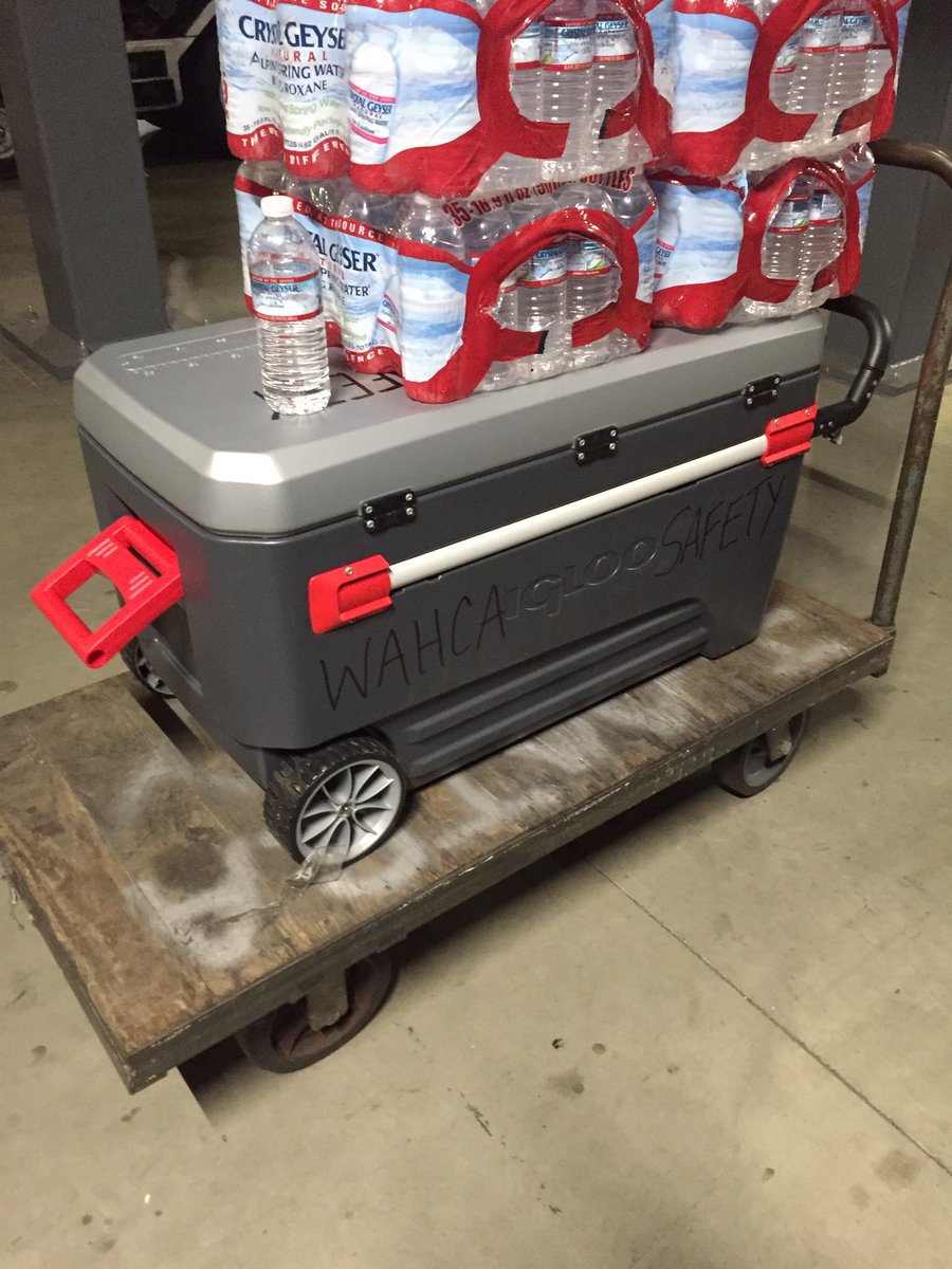 WahcaSafetyTeam's tweet photo. Getting ready to set up the hydration wagon..we're in the middle of a heat wave &amp; hydration is extremely important #safety #OntarioIntraSort https://t.co/2bznruKEgn