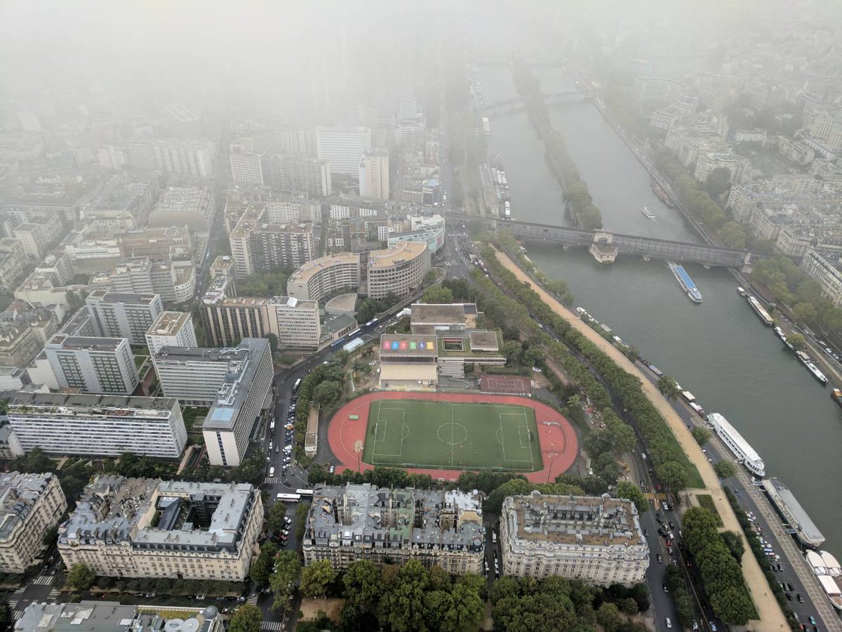 spaceshuttle06's tweet image. Amazing View from top of #eiffeltower. Transfered client from #cdg to #paris. Visiting Paris? Never miss the chance. parisspaceshuttle.com