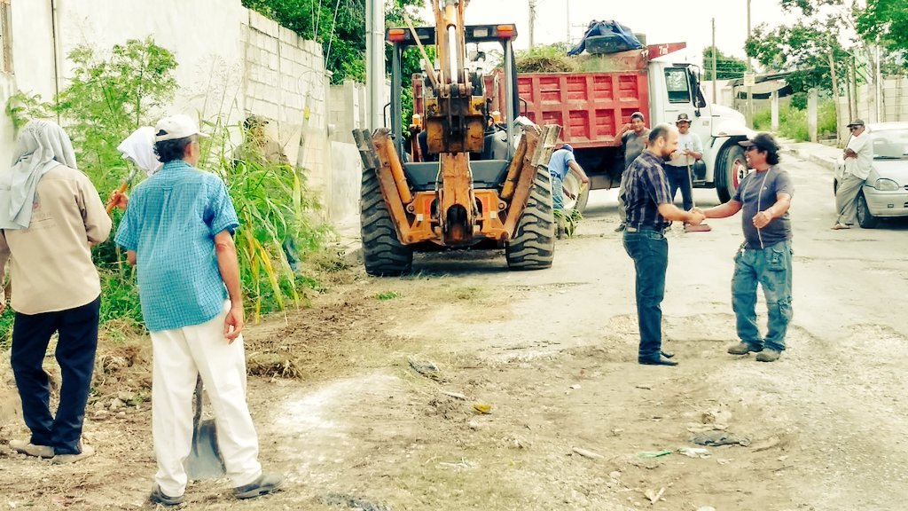 DiegoOficialMx's tweet image. Con mi compañero regidor @ppinurreta atendimos gestiones del Fracc. Espinola Blanco gracias @Edgarr_Hdez por todo el apoyo!!!