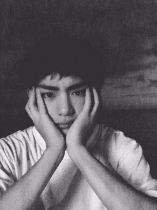 BrokeBtch's tweet photo. The most beautiful face I've ever seen 💕 @BTS_twt https://t.co/6Kht92yQOT