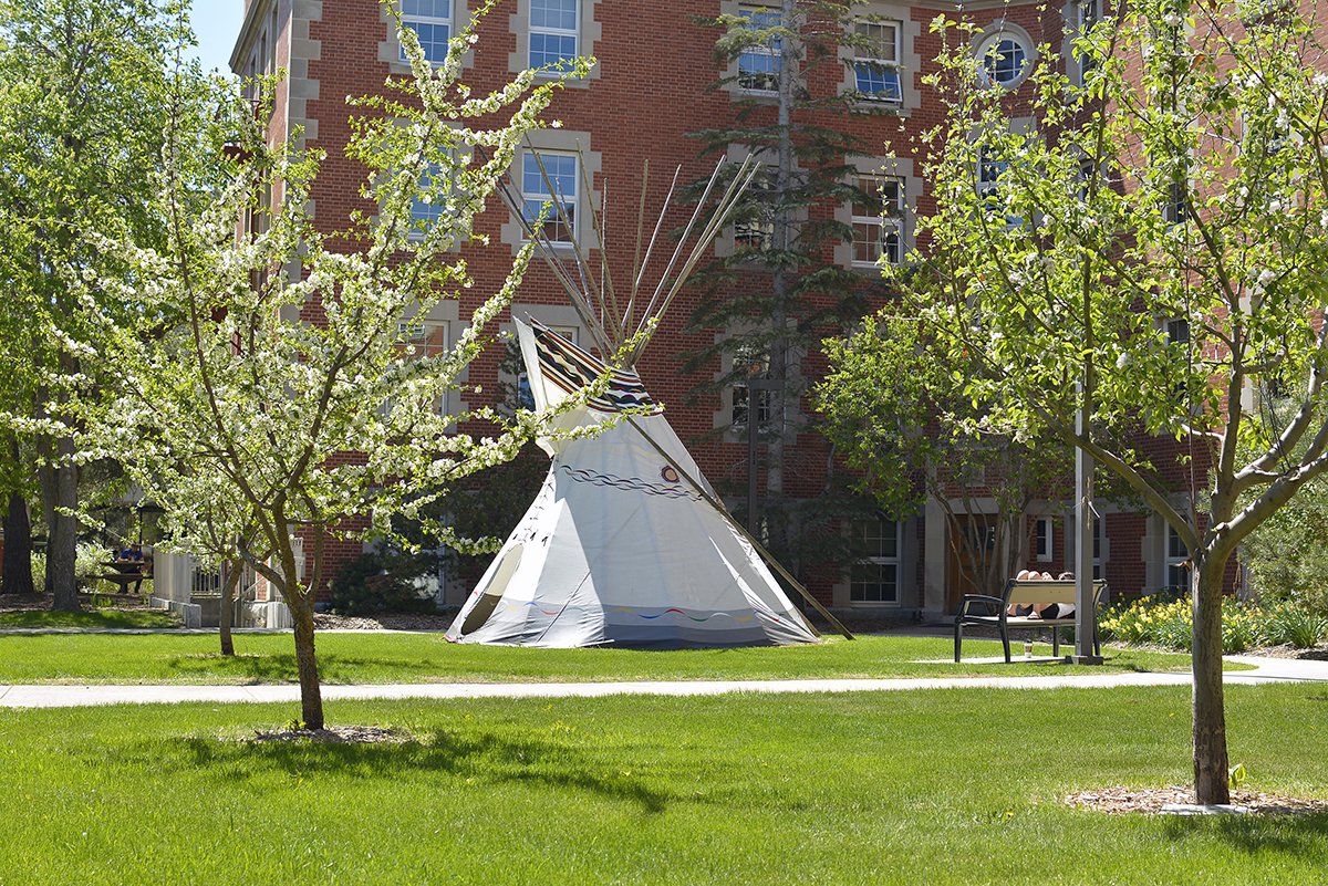 UASustain's tweet photo. #UAlberta is on Treaty 6 territory, traditional lands of First Nations &amp; Métis people. Learn about ceremony/smudging https://t.co/BmqcUW6Sjh https://t.co/h8S2ownhAD