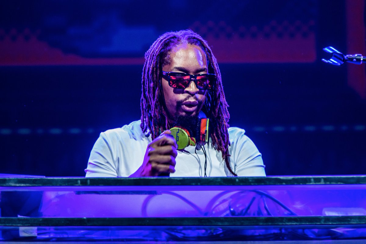 ChappelleRCMH's tweet photo. August 24, 2017 - Dave Chappelle's Birthday Show featuring special guests @AliWong, @JohnMayer, and @LilJon [photos: Mathieu Bitton] https://t.co/TeEmzYNnsR