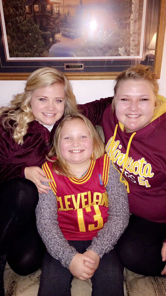 sm_thomps's tweet photo. HAPPY BIRTHDAY 🎊🎁 hope you are feelin 22. 🍻 party hard!!!! Love you!! @AlliBoelter https://t.co/fsHL5L4DQQ