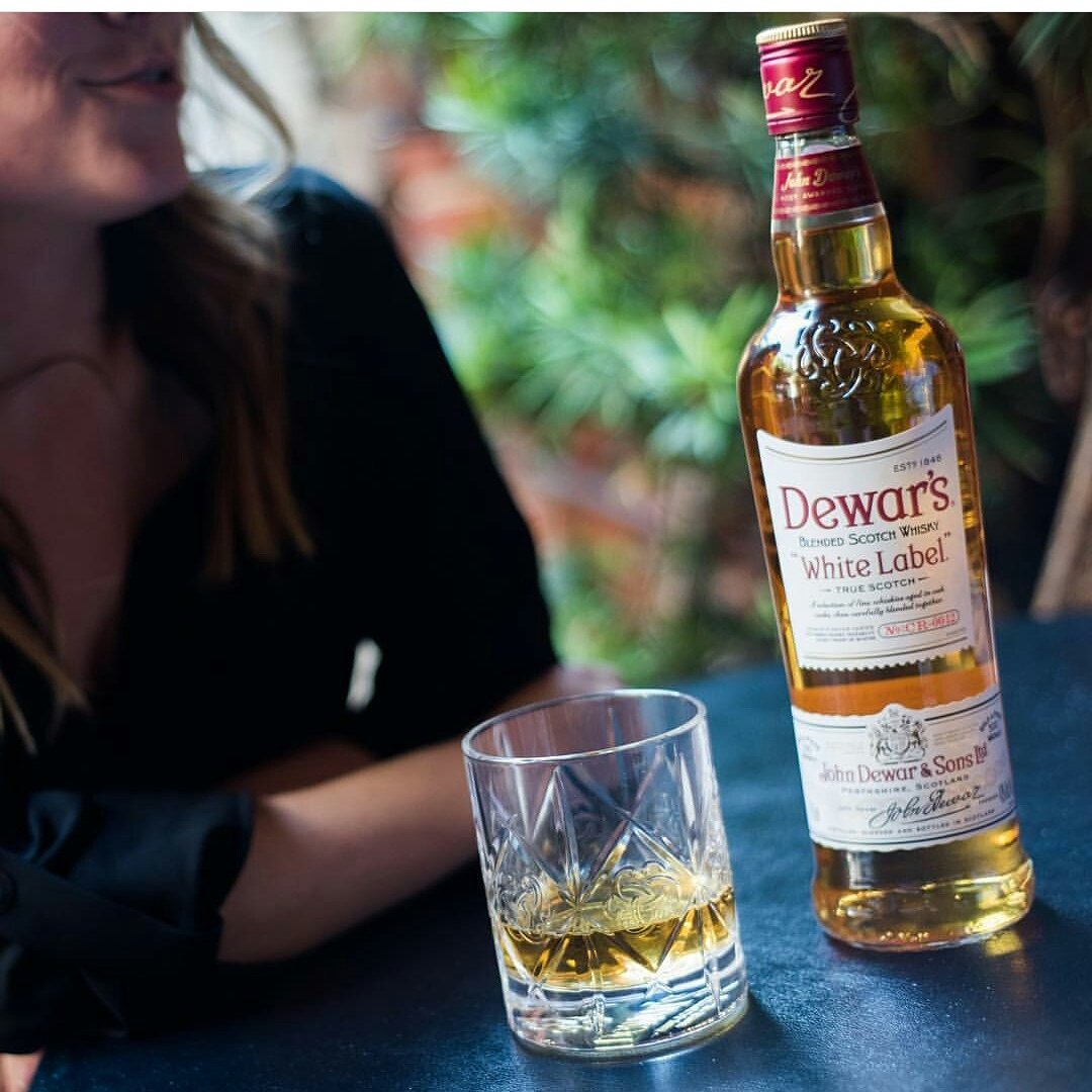 distributeur37's tweet photo. Take a break from your daily grind. #EnjoyWhiteLabel #Whisky #Distributeur37 https://t.co/W0KmEQTiNt