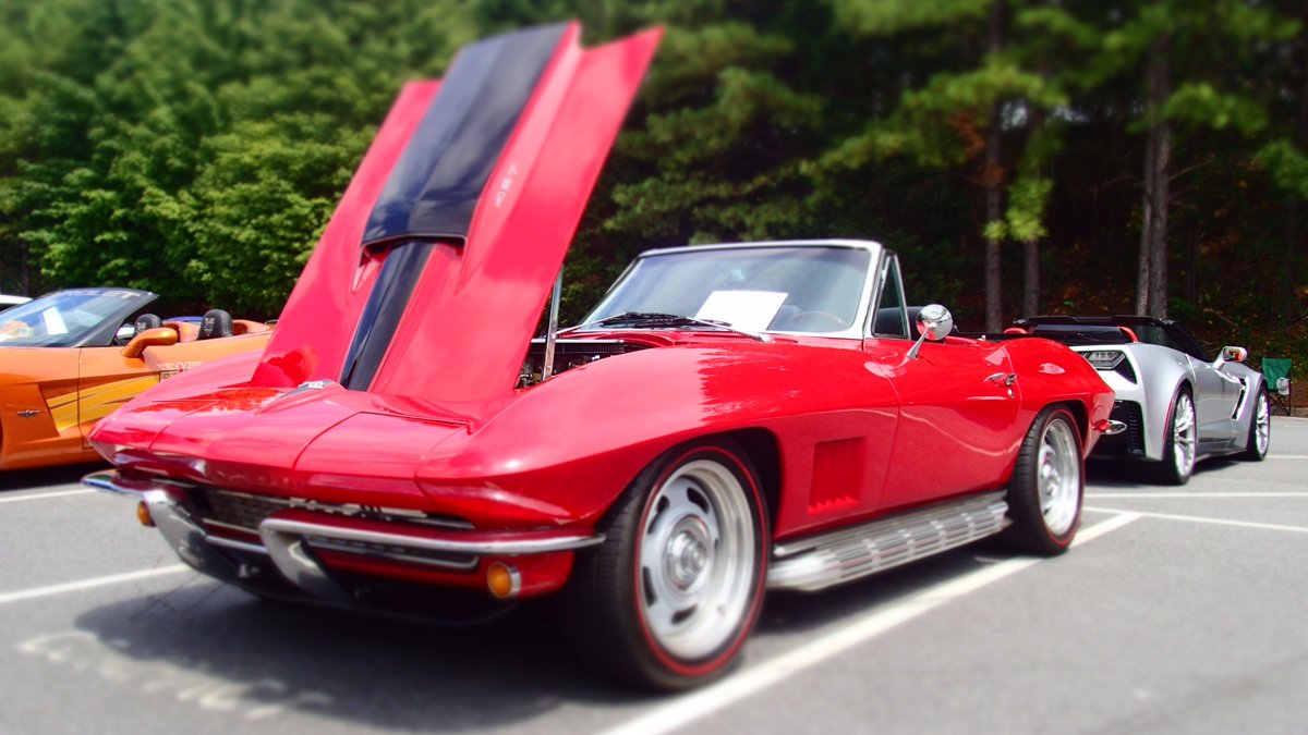 RaggToppPro's tweet photo. Chris' 1964 Riverside Red Corvette Convertible from VetteStock 2017. It's a looker. π
#Convertible #Corvette #RAGGTOPP https://t.co/zz4NuSKCJA