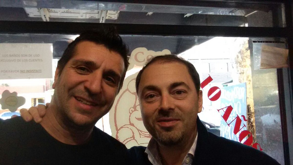 DiegoArvilly's tweet photo. Con mi amigo Javier Simone de @somosboca, Pato de @SOMMELIERMUSICA y Marcelo de #lacocinadebatatas
Gaona 4438 https://t.co/6m4GvVJAjM